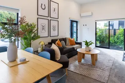 Image de Urban Comfort on Durham St Walk Everywhere