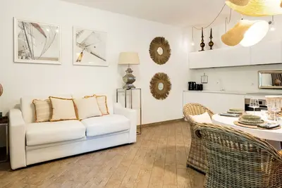 Image de Agréable appartement pour 4 personnes avec climatisation, Wifi, Tv et parking
