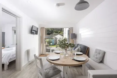 Image de Robin is a delightful two-bedroom holiday property, offering a peaceful escape