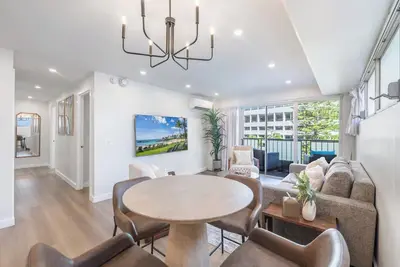 Image de Walk to the Beach! Modern 3Bed, 2Bath w/ Ac, 1 Free Parking, and More!