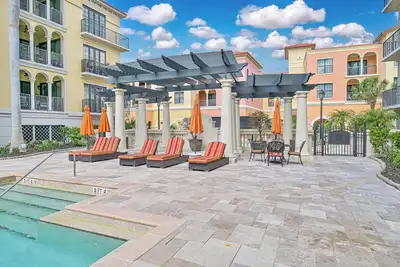 Image de Luxurious Top Floor unit at The Residence at Coconut Point