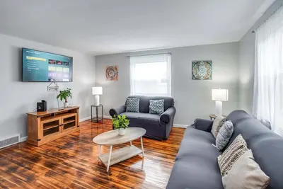Image de Comfortable Home In the Suburb close to Dwtn and Airpo
