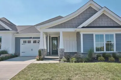 Image de Charming, spacious, 2-bedroom townhome just 20 minutes from Churchill Downs!