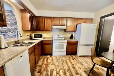 Image de Huge 2+Br Near Hospitals & Aerospace: Lives like a 3 bedroom with addtl spaces