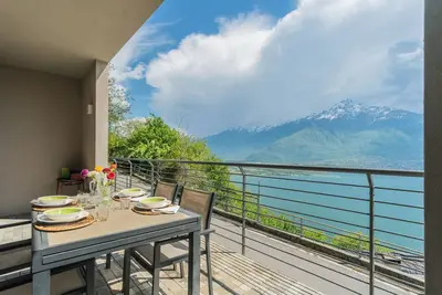 Image de Calle apartment with lakeview