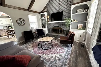 Image de Centrally Located Update3Kingw/dedicate office+Apt