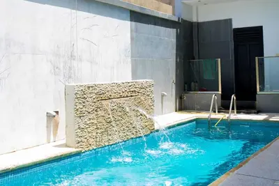 Image de Elegant 4br Oasis w/ pool, piano & rooftop with jacuzzi in peaceful Ngaparou