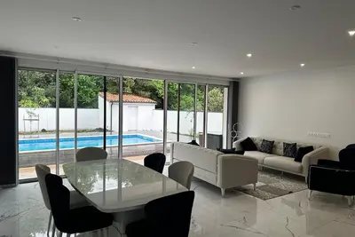 Image de Maison neuve avec piscine