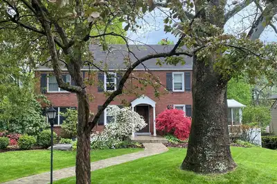 Image de Spacious 5-bedroom house in Oakmont with WiFi, Ac. 2 blocks from Oakmont C. C.