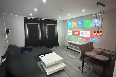 Image de Stylish Home Theater Apartment