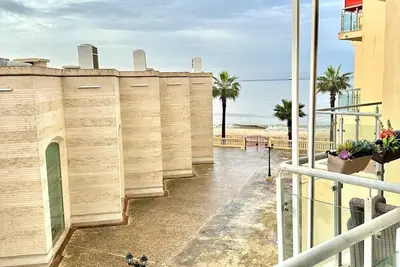 Image de Réveillez-vous au Son des Vagues!