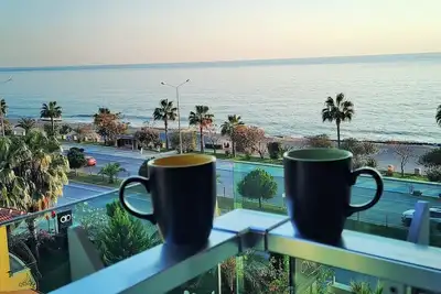 Image de Sea Front \"Luxury Residence\" Large Studio Apt. (35)