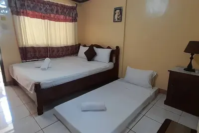 Image de Coralyn's Place Family of 3 with private toilet and kitchenette