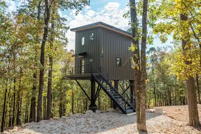 Image de The Swallow Treehouse, Hot Tub, Mountaintop