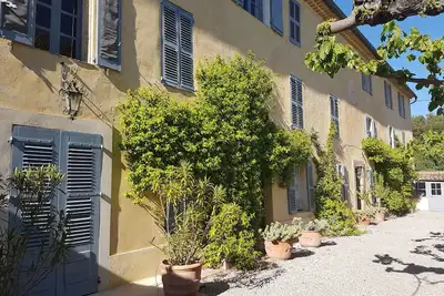 Image de Stunning 18th Century Provencal home with large mature garden and pool.