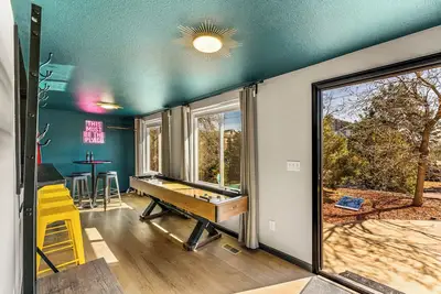 Colorful Game Casa | Bbq | Firepit