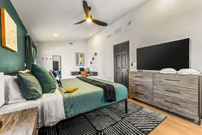 Game Night Manor | 8 Br | Secluded