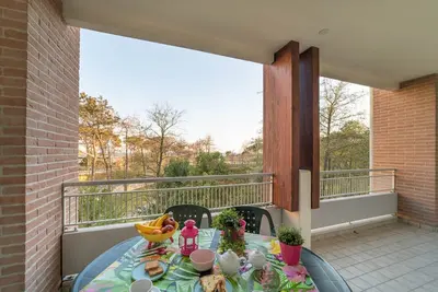Image de Appartement confortable avec terrasse spacieuse