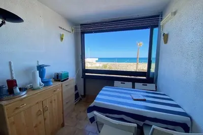 Image de Appartement en bord de mer avec parking privé, à 50m de la plage
