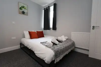 Image de 2 Bed Aprt, 2 En-Suites, Kitchen, Parking