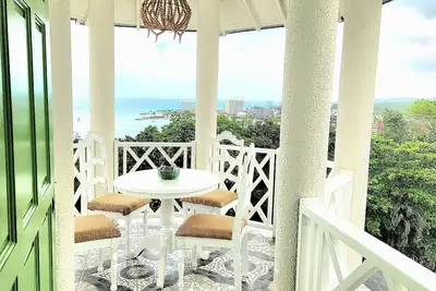 Image de Oceanview \n\nAMAZING Oceanview Location! ! \nWalk to town and beach