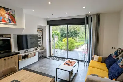 Image de Gîte rénové avec terrasse ensoleillée et parking à Pierrefitte-sur-Aire