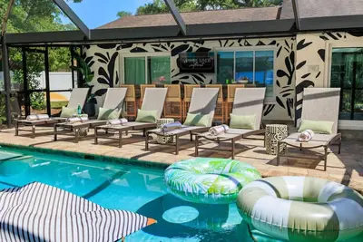 Trampoline * Heated Pool * Spa