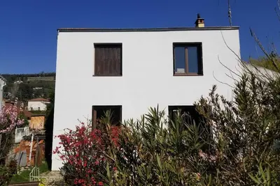 Image de Charmante maison de ville, au calme, rénovée écologiquement  avec un  jardinet