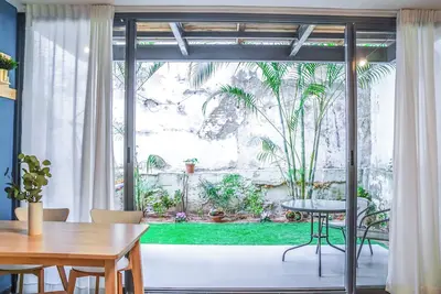 Charming 1-bedroom Garden Apartment, 3 mins walk to the Beach