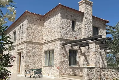 Image de Luxury modern Villa, nestled on the mountain side with panoramic sea view.