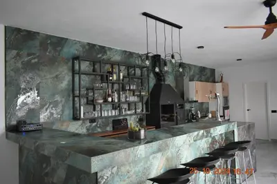 Image de Far from nothing and close to everything.