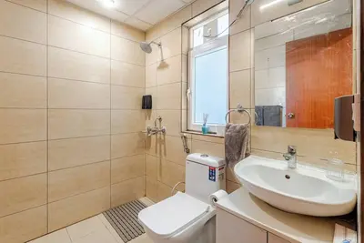 Image de Chic 2-bedroom apartment with WiFi, Ac in charming Noida
