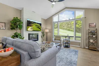 Image de We’re #1 - Tee Box! ! Charming Cottage nestled in the heart of Old Kinderhook! !