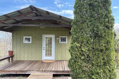 Image de Cozy Private cottage in Asheville with WiFi, Ac- minutes to fun!