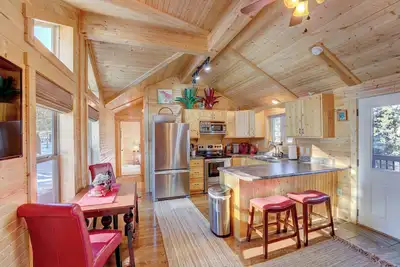 Image de Pet-Friendly Cabin: Fire Pit, Near Denver & Breck
