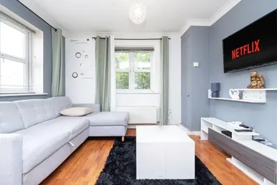 Crew Digs | 2Bed 2Bath + Parking