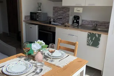 Image de Gîte \"Le Dolmen\" de St Chels\nCharme, sport et détente. . .