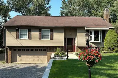 Image de Us Open Home 0. 4 miles from Oakmont Country Club Plum Pa