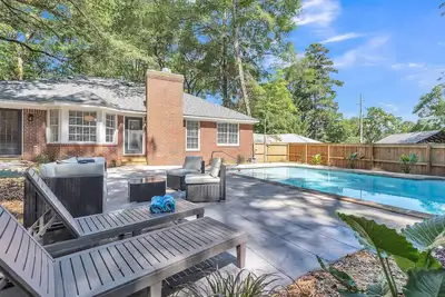 Image de Spacious 3br Lake Forest Home w/ Pool Sleeps 8!