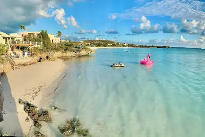 Image de Beachfront Villa. 3-bedroom villa, Pickleball Courts  Sunsets, 2 Private Pools!