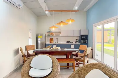 Image de A paradise in Playa Dorada: Modern home just steps from the beach.