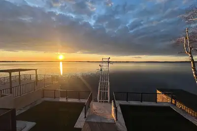 Image de House on Lake Darymple