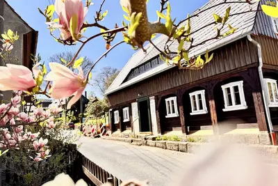 Image de New! \"dasErbhaus\" a half-timbered house in the middle of the Zittauer Gebirge Nature Park.