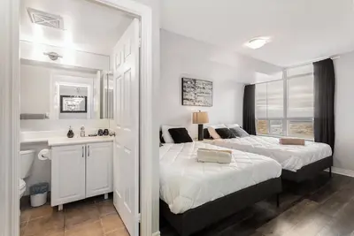 Image de Sky Retreat | 2br-2ba High Floor | 180° City View