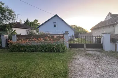 Image de Maison proche tous commerce à 7 minutes de Dole et A36-A39 - 110 m2 7 couch