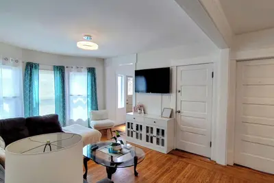 Image de 3-bedroom apartment Buffalo/Niagara Falls\nFree Parking