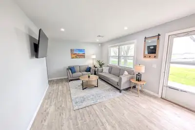 Image de Relaxing River View Stay | Renovated 3br Home