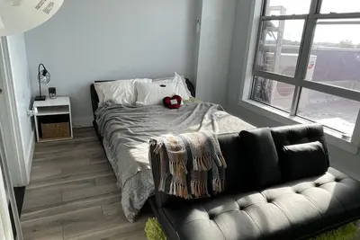 Image de Rare Find: Stunning Brooklyn Penthouse with Private Top Floor!