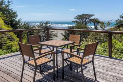 Image de Cozy Oceanview Cabin Near Moonstone Beach – Hike, Surf & Explore the Redwoods