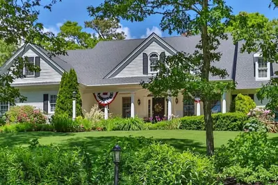 Image de Stunning 5-bed, 3-bath home with 3, 500+ sq ft in the heart of Harwich!
